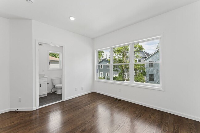 Building Photo - 914 Bergen St