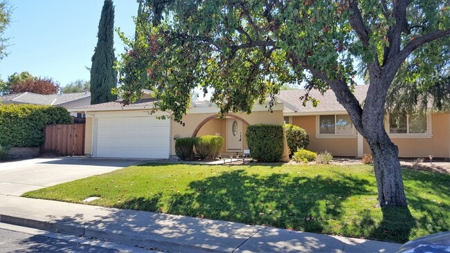 Primary Photo - Livermore Magnolia, 3 Br. 2 Ba., Great Loc...