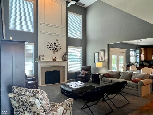 Building Photo - 14131 Stallion Ct