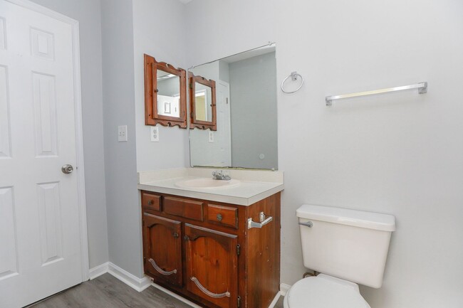 Building Photo - Charming apartment for rent in Chesapeake!