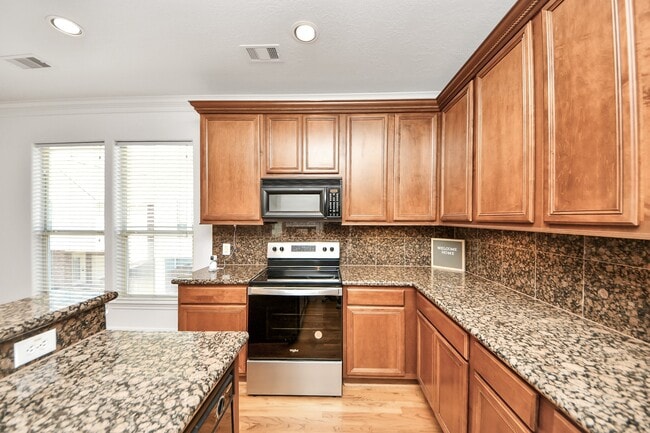 Building Photo - 1727 Aden Dr