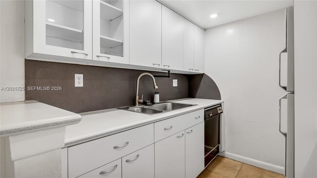 Building Photo - 7200 Fairway Dr