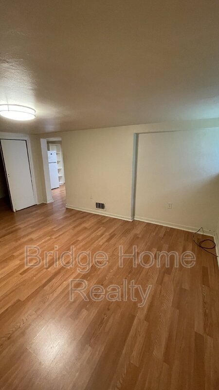 Building Photo - 3141 Beechwood Blvd