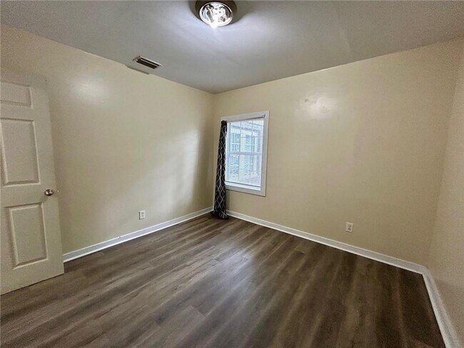 Building Photo - 2861 Ralston Rd