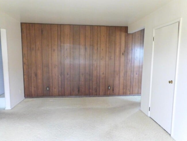 Building Photo - 56 Wilmette Ln