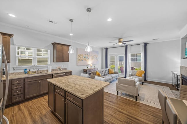 Building Photo - 3 Bed, 2.5 Bath - Lucky Penny - Furnished ...