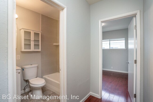 Building Photo - 1525 Alcatraz Ave