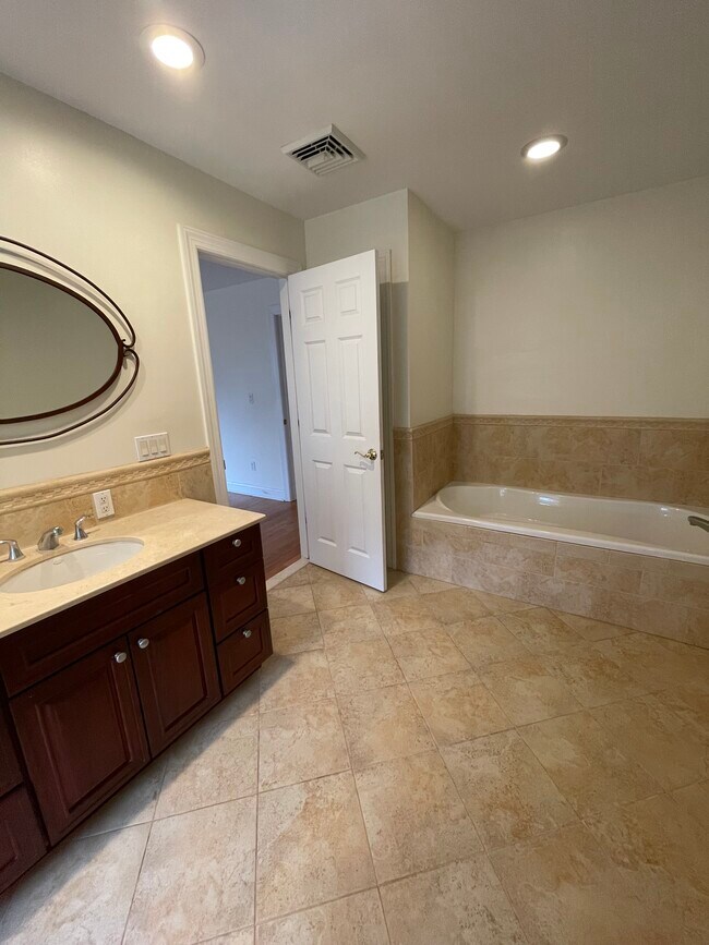 Building Photo - 109 Cedar Rd