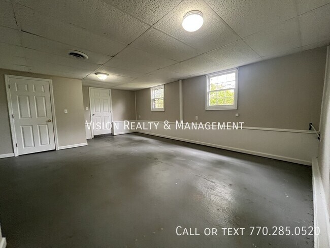 Building Photo - 153 Carroll Cir