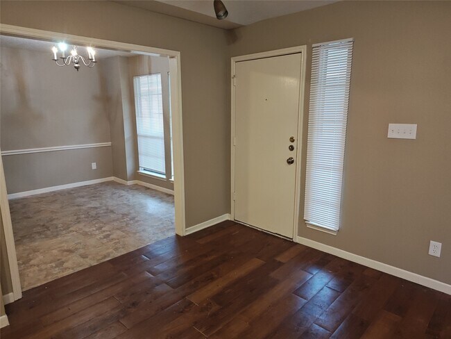 Building Photo - 11514 Meadow Ln