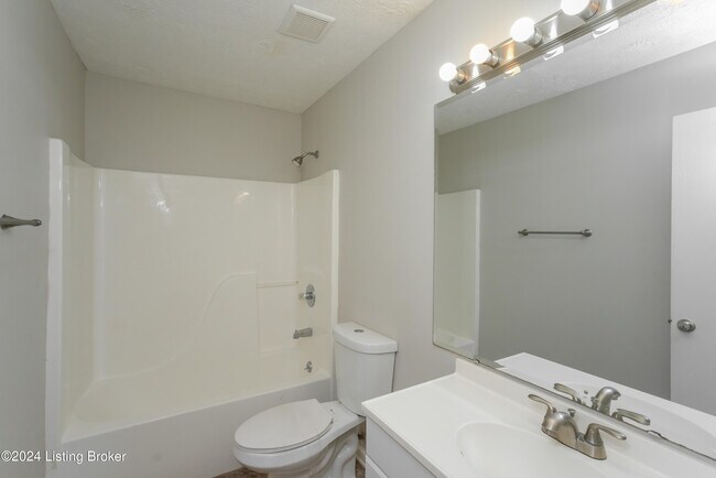 Building Photo - 6623 Timberbend Dr