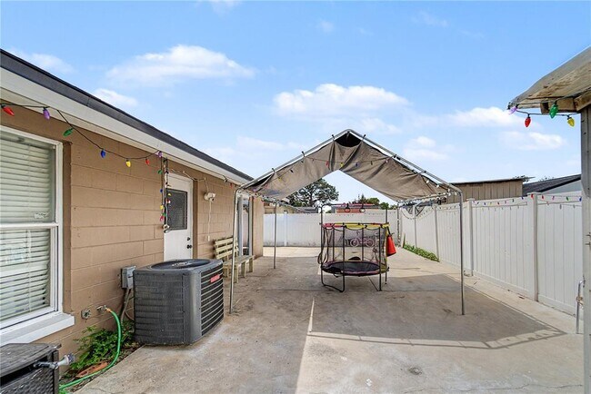 Building Photo - 8304 Dasa Pl