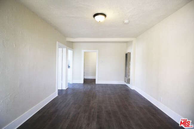 Building Photo - 566 N Juanita Ave