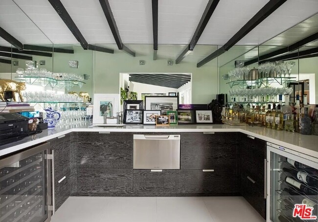 Building Photo - 1514 Sunset Plaza Dr