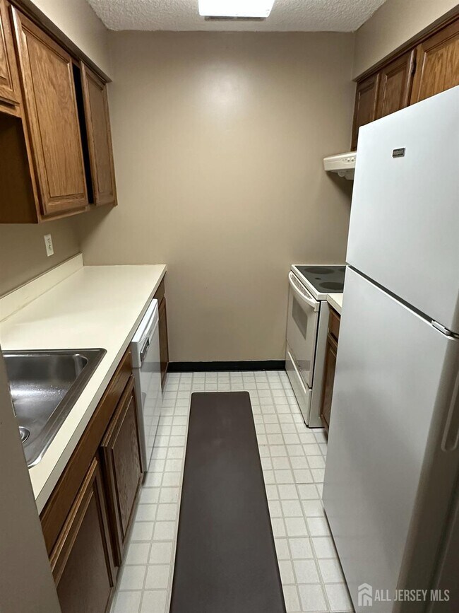Building Photo - 1518 Ravens Crest Dr