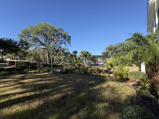 Building Photo - 512 W Venice Ave