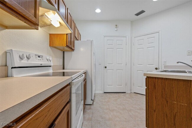 Building Photo - 16217 Via Solera Cir