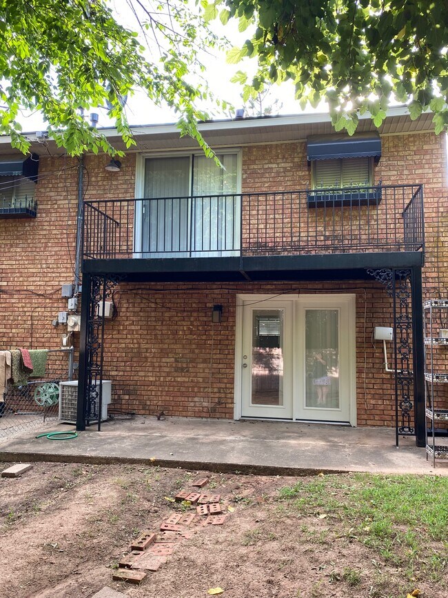 Building Photo - 5634 N Meridian Ave