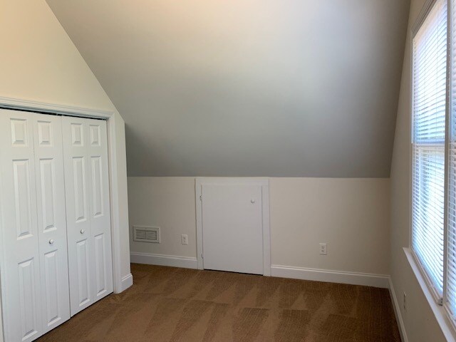 Building Photo - 493 Yonah Ave