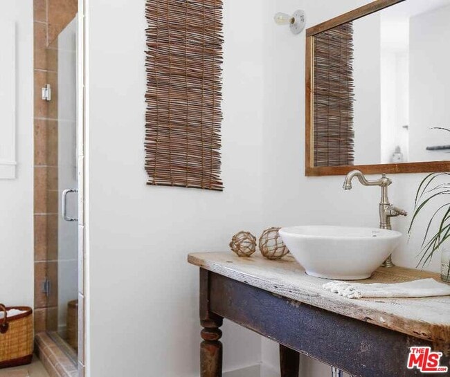 Building Photo - 30606 La Sonora Dr