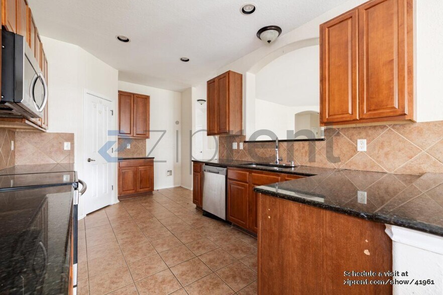 Building Photo - 10335 Ashbury Creek