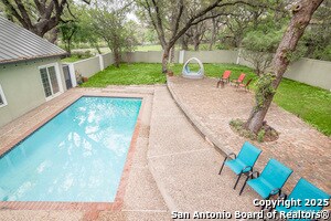 Building Photo - 9319 Oak Ledge Dr