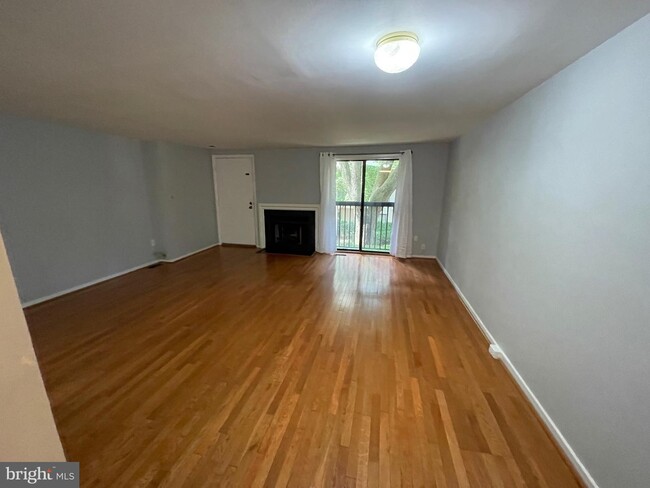 Building Photo - 9815 Hellingly Pl