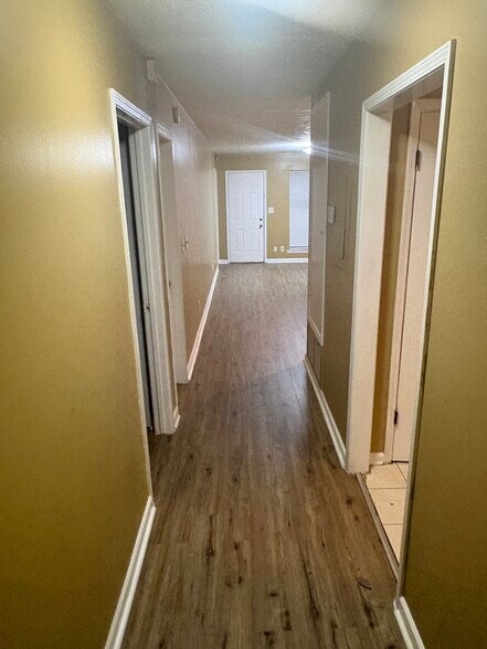 Building Photo - 3639 Castle Ridge Rd