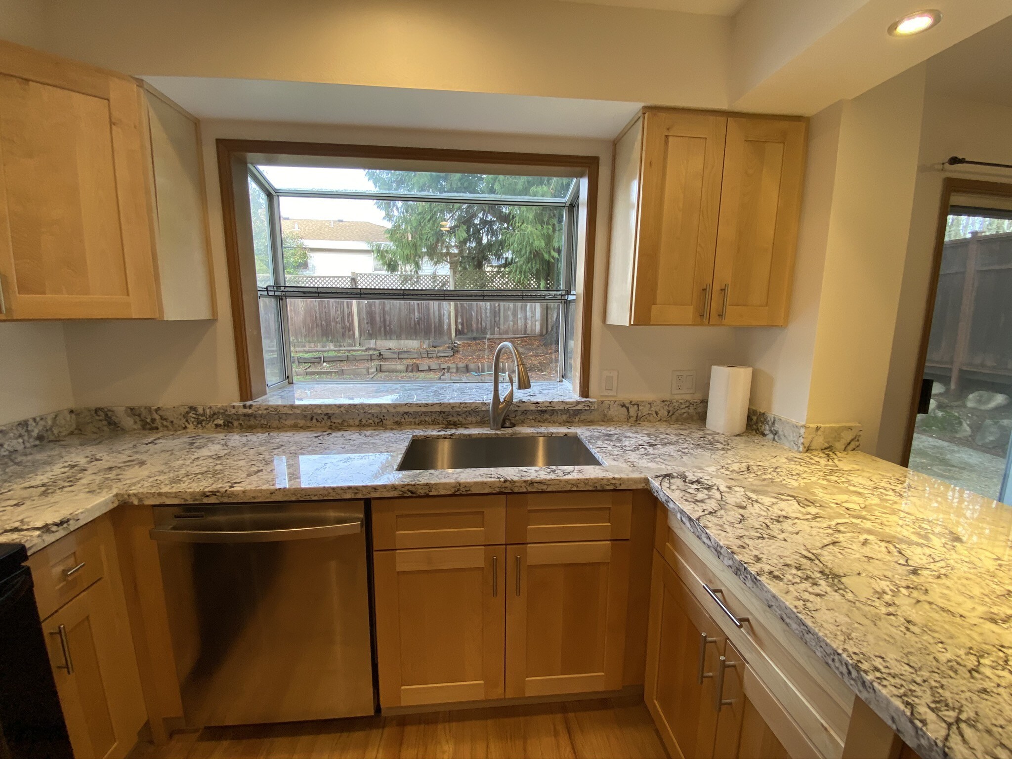 Building Photo - 648 S 32nd Pl