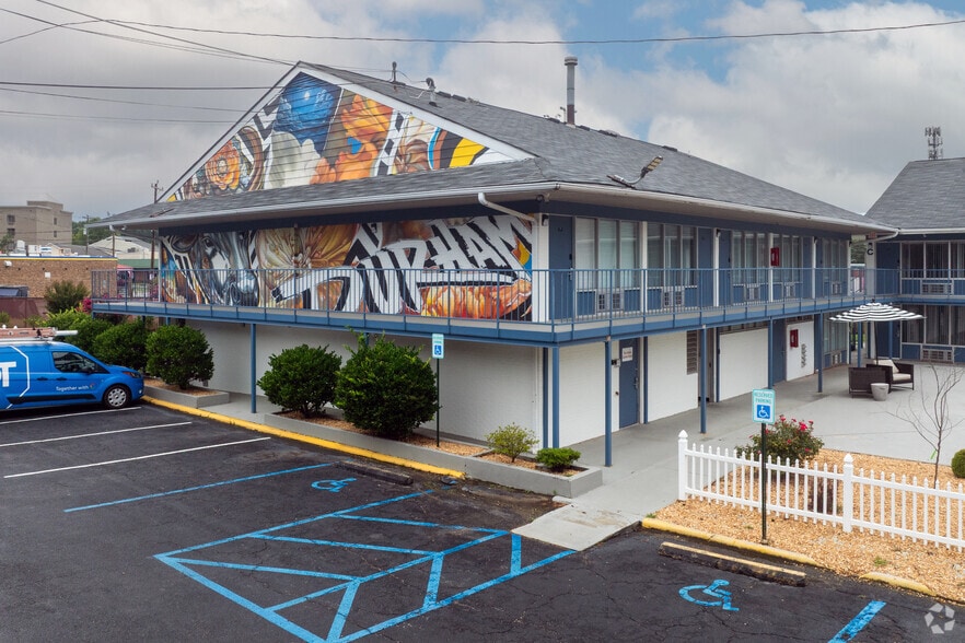 Building Photo - Vivo Living Durham