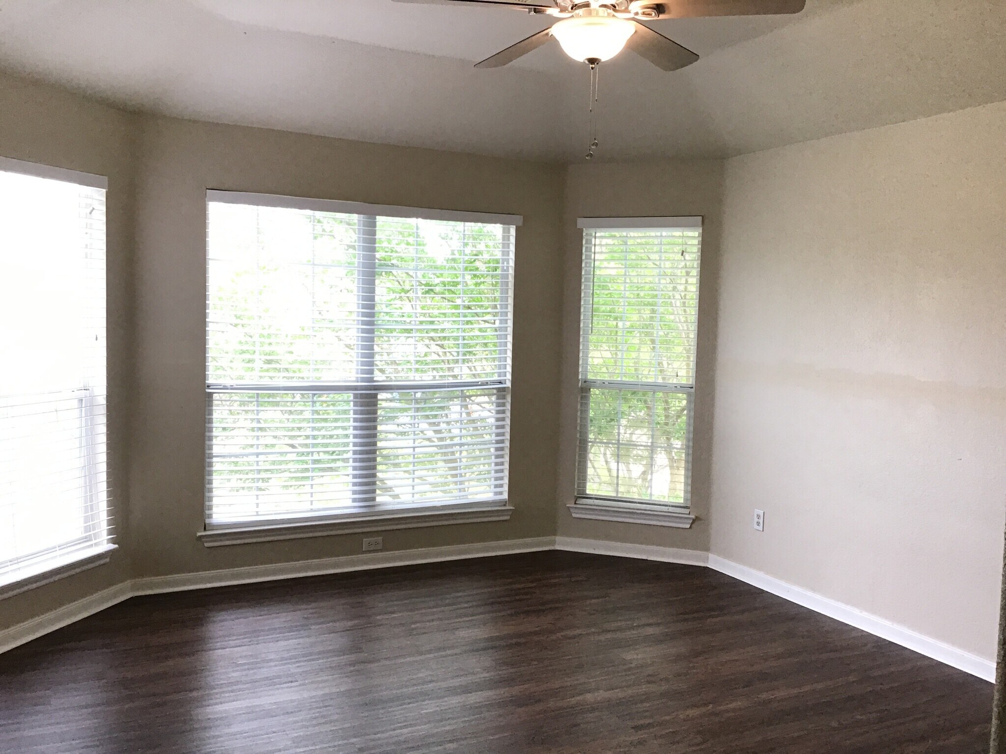 Building Photo - 13470 Miller Ln