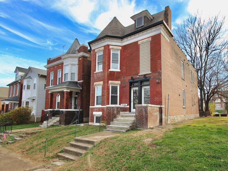 Building Photo - 3526 Vista Ave