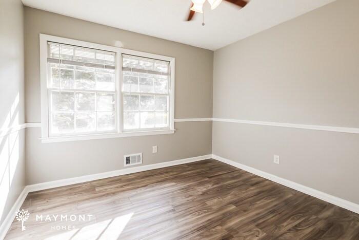 Building Photo - 6345 Thornhedge Dr
