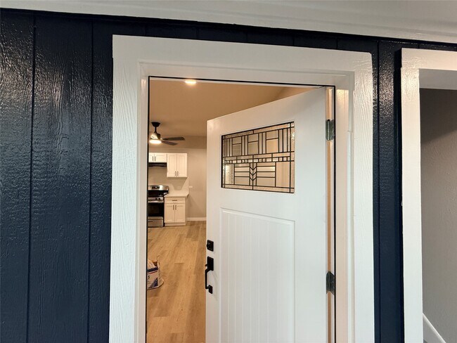 Building Photo - 5238 Pease St