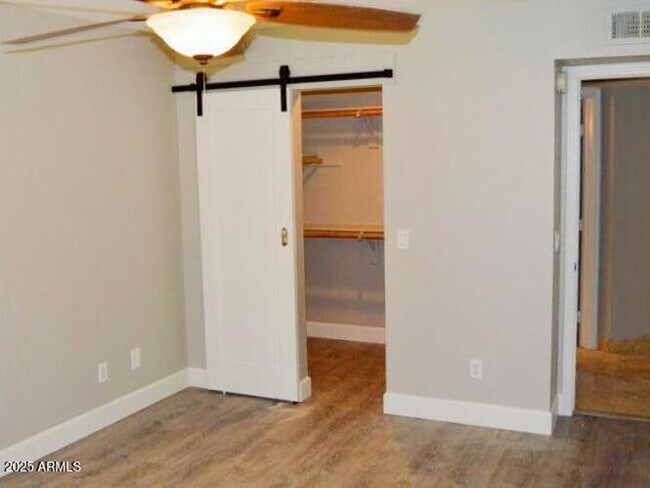 Building Photo - 3235 E Camelback Rd