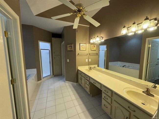 Building Photo - 8636 Harvest Ridge Dr