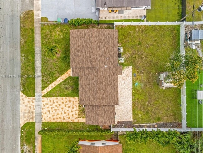 Building Photo - 1930 NW 184th St