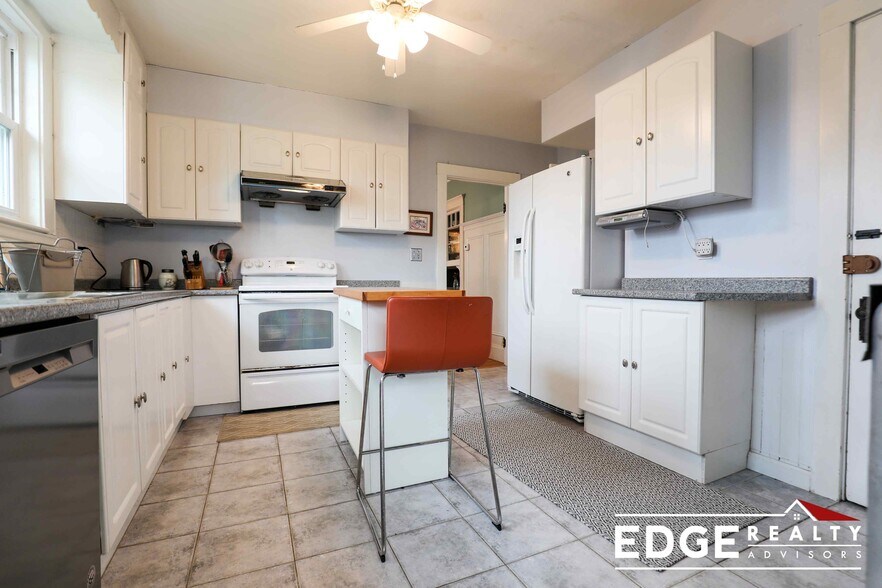 Building Photo - 33 Benjamin Rd