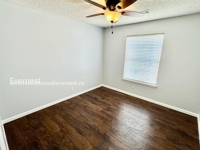 Building Photo - 1604 S Kalanchoe Ave W