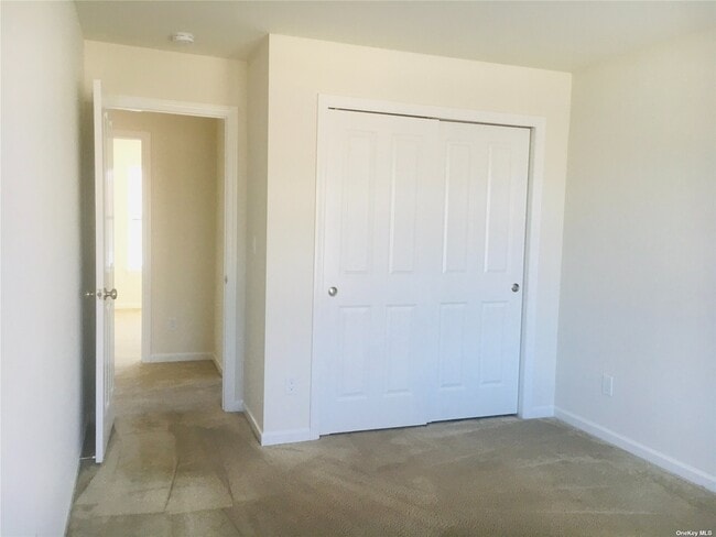 Building Photo - 1033 Park Ave