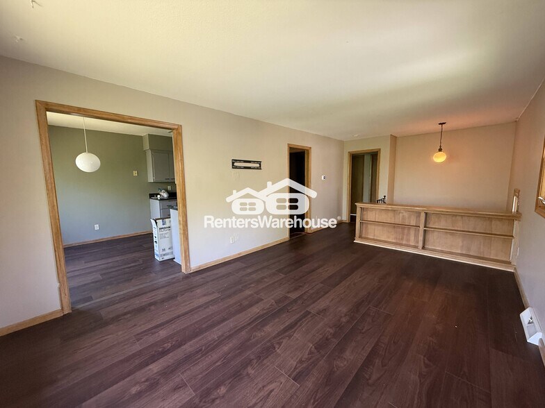 Building Photo - 405 Monroe Pl