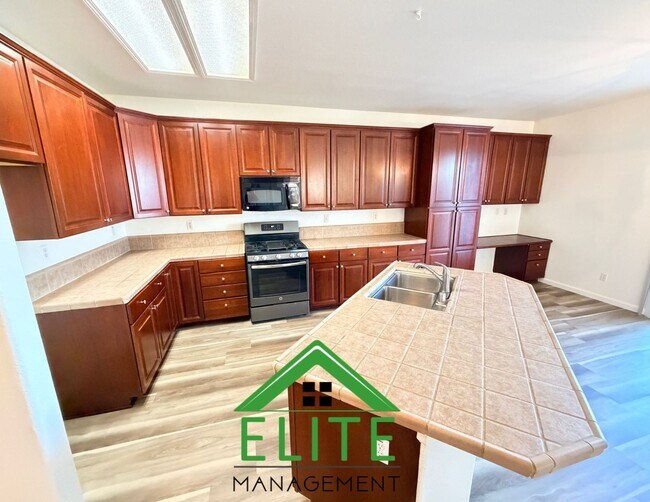 Building Photo - Beautiful and Spacious 4-Bedroom Home in P...