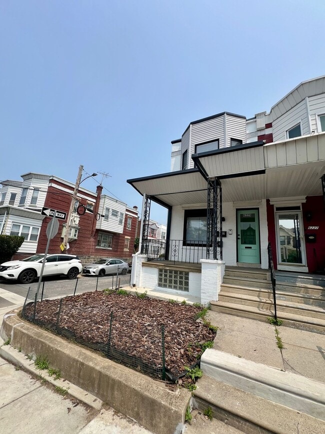 Primary Photo - Newly Renovated 1-Bedroom Apartment! Avail...