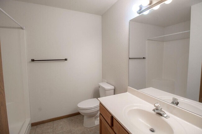 Building Photo - 1601 Smiley Ln