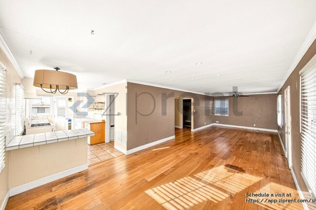 Building Photo - 61 S Katherine Dr