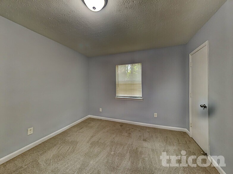 Building Photo - 3060 Orbit Cir