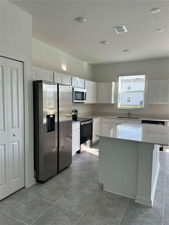 Building Photo - 8956 Swing Ln