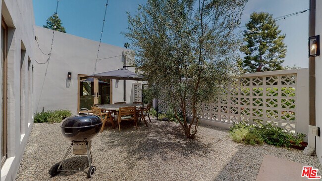 Building Photo - 4865 Wicopee Ave