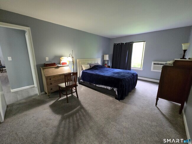 Building Photo - 2211 Cromwell Hills Dr