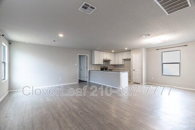 Building Photo - 547 Filibusters Trail